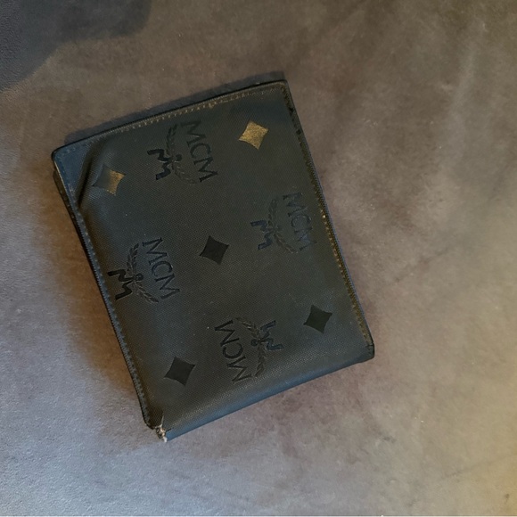 MCM Black Logo Wallet - Picture 15 of 16